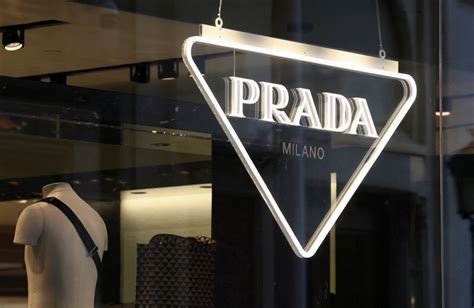 prada quotazione parigi